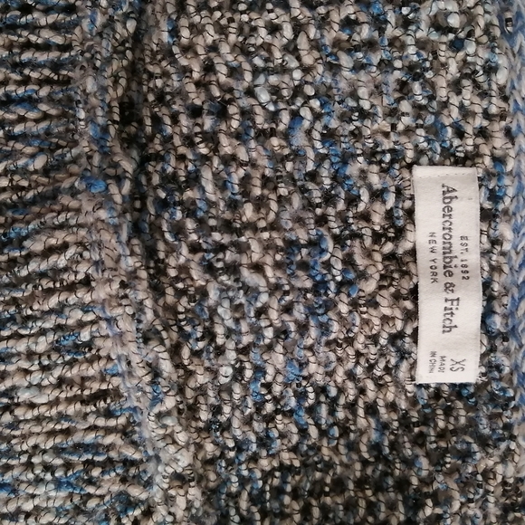 💙 Abercrombie Soft Knit Sweater - Picture 4 of 5